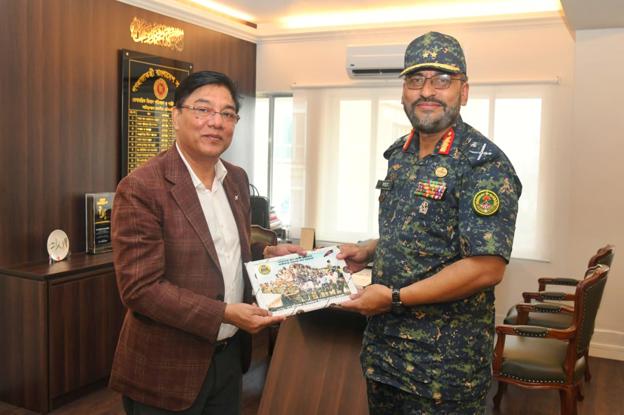 বেসামরিক বিমান পরিবহন ও পর্যটন প্রতিমন্ত্রীর সঙ্গে আনসার-ভিডিপি মহাপরিচালকের সৌজন্য সাক্ষাৎ